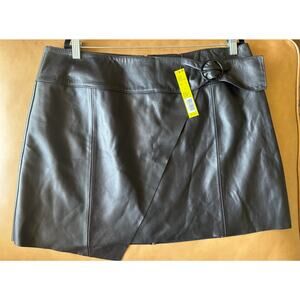 Gianni Bini Genuine Leather Patty Belt Detail Wrap Skirt NWT / Black / size XL